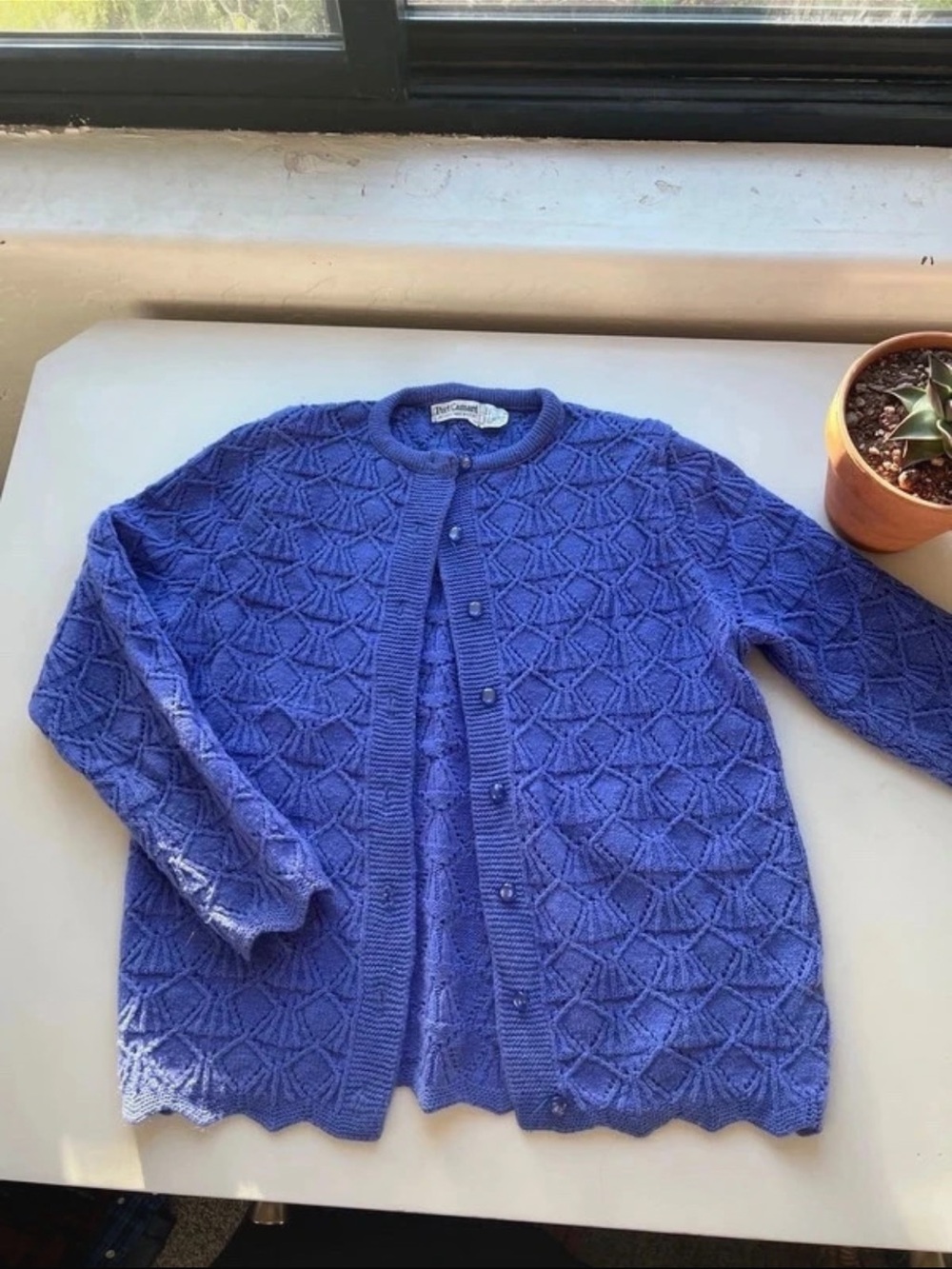 Port Camard Vintage Blue Scalloped Pearl Button Cardigan